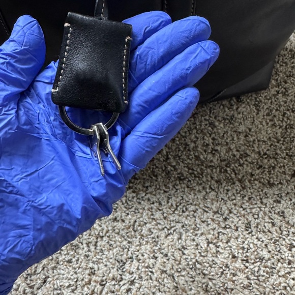 Black coach bleecker weekender tote retired style of bag small blemishes - Picture 16 of 16